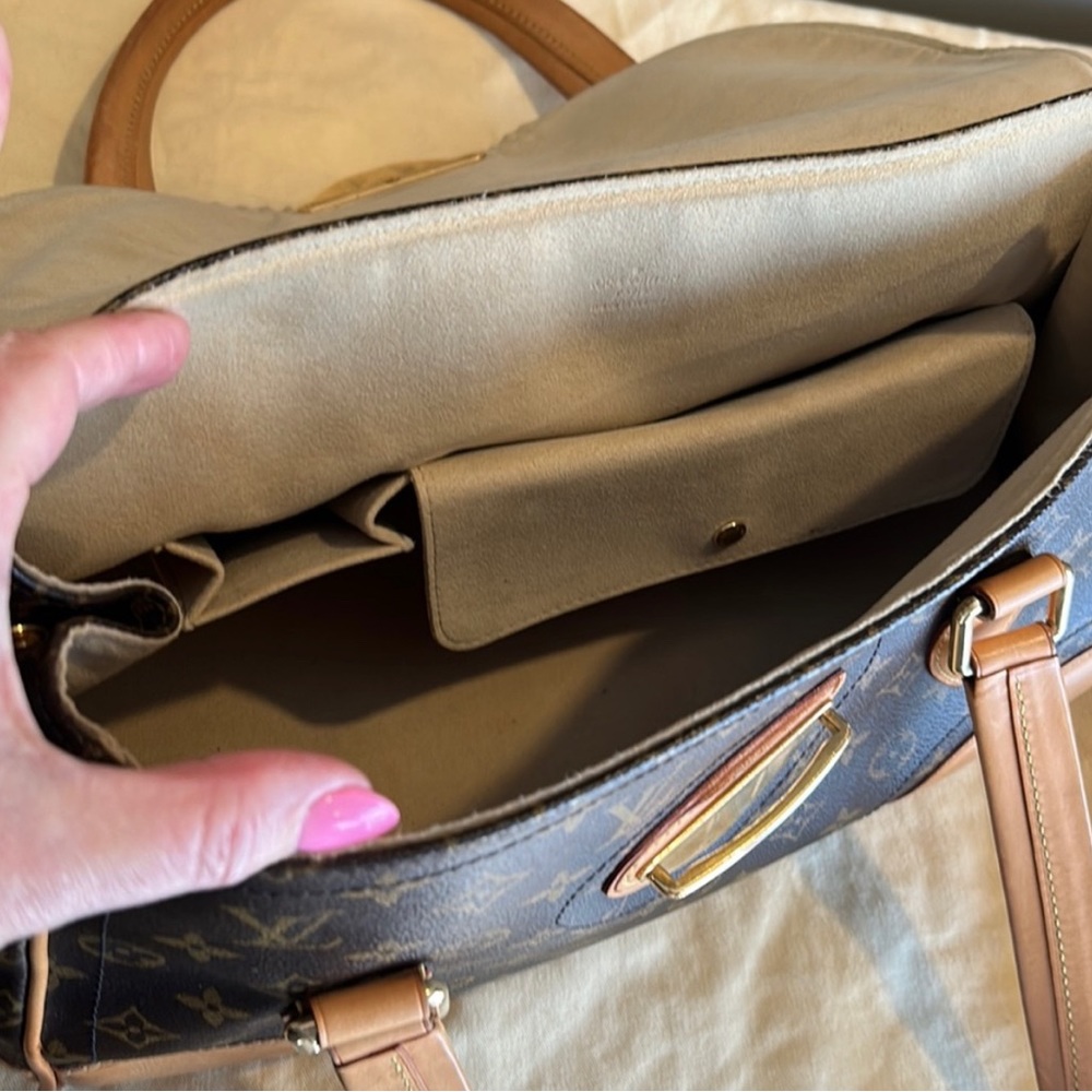 Louis Vuitton Monogram Beverly Handbag - Picture 7 of 9